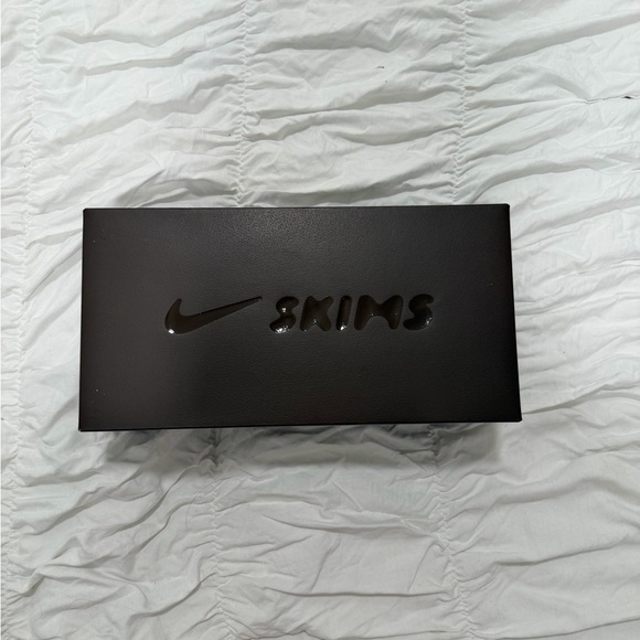 Nike Skims Rift Mesh - Picture 8 of 8